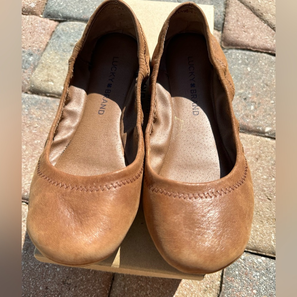 Lucky Brand Leather Flats Size 6.5 like new, comfortable, tan.